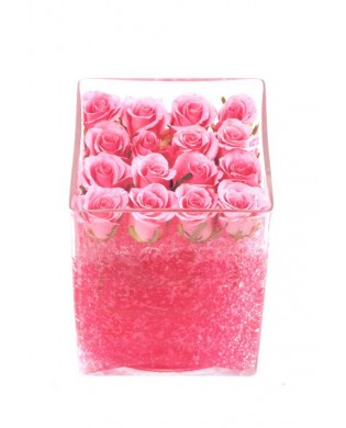 Glass cube with pink roses